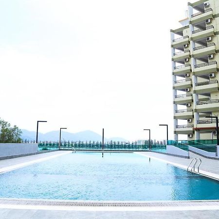 Marina Heights Seaview Resort Apartment II Lumut Dış mekan fotoğraf